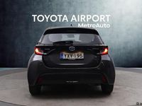 Käytetty Toyota Yaris Hybrid Active 116 HP (85 kW) 2024 Harmaa Viistoperä