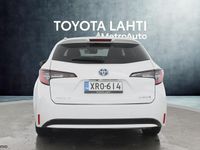 Käytetty Toyota Corolla Edition 122 HP (89 kW) 2023 Valkoinen Farmari