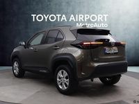 Käytetty Toyota Yaris Cross 116 HP (85 kW) 2024 Met. ruskea (beige) Katumaasturi