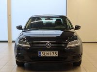 käytetty VW Jetta Comfortline 1,4 TSI 90 kW (122 hv) DSG-automaatti + Koukku + Suomiauto + Vakionopeudensäädin