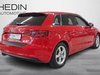Käytetty Audi A3 Sportback Business 140 HP (102 kW) 2014 Punainen Viistoperä