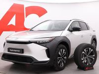 Käytetty Toyota bZ4X Style 160 kW (218 HP) 2022 Hopea Katumaasturi