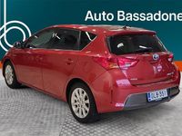 Käytetty Toyota Auris Hybrid Active 99 HP (72 kW) 2014 Viistoperä
