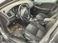 Käytetty Volvo V40 Momentum 114 HP (83 kW) 2014 Viistoperä