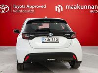 Käytetty Toyota Yaris Active 114 HP (83 kW) 2022 Valkoinen Viistoperä