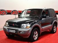 Käytetty Mitsubishi Pajero 165 HP (121 kW) 2000 Musta Katumaasturi