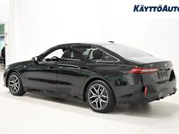 Uusi BMW 530e Comfort Edition 299 HP (219 kW) 2025 Saphir schwarz Sedan