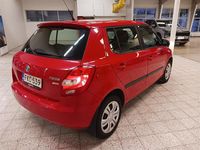 Käytetty Skoda Fabia Ambiente 105 HP (77 kW) 2011 Punainen Viistoperä