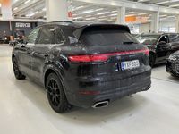 käytetty Porsche Cayenne E-Hybrid ** Sport Chrono / PASM / P.kamera / Navi / Nahkasisusta / Merkkihuollettu! **