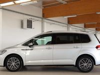 käytetty VW Touran R-Line 1,5TSI EVO 110kW 7-Henk DSG-aut. * Navi, ACC, Webasto, Apple/Android, Sähköluukku *