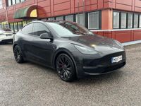 käytetty Tesla Model Y Performance AWD / Tummennukset / AMD Ryzen / Ilmalämpöpumppu / Autopilot / Brembon jarrut / Premium Audio / 2x Renkaat