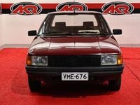 Käytetty Renault R9 1982 Punainen Sedan