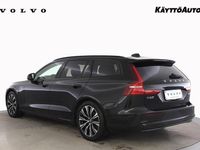 Käytetty Volvo V60 Plus 350 HP (257 kW) 2025 Musta Farmari