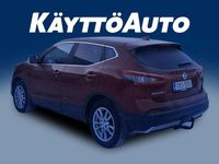 Käytetty Nissan Qashqai N-Connecta 160 HP (117 kW) 2018 Metallinpunainen Katumaasturi