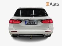 Käytetty Mercedes E300 Avantgarde 194 HP (142 kW) 2021 Valkoinen Farmari
