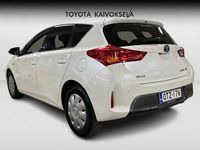 Käytetty Toyota Auris Hybrid Comfort 99 HP (72 kW) 2013 Valkoinen Viistoperä