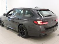 käytetty BMW 520 5-sarja G31 Touring 520d A xDrive M Sport MHEV - Yli 5000€ edulla nopeaan toimitukseen massasta erottuva d xDrive M Sport