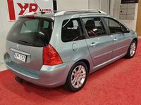 Käytetty Ford Focus Ghia 101 HP (74 kW) 2000 Sininen Farmari