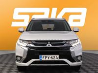 Käytetty Mitsubishi Outlander P-HEV Instyle 224 HP (164 kW) 2019 Katumaasturi