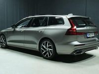 Käytetty Volvo V60 R-Design 456 HP (335 kW) 2022 Harmaa Farmari