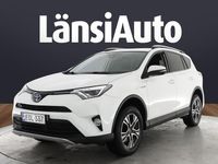 Käytetty Toyota RAV4 Hybrid Active 155 HP (114 kW) 2017 Valkoinen Katumaasturi