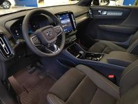 Käytetty Volvo XC40 Plus 163 HP (119 kW) 2025 Katumaasturi