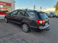 käytetty VW Passat Variant Comfortline 1,6 TDI 77 kW (105 hv) BlueMotion Technology - Suomi auto, Lohko- ja sisäpistoke, P-Tutkat, Vetokoukku, Sähk.takaluukku, Autom.Ilmastointi, Cruise