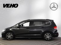 Käytetty VW Touran Highline 180 HP (132 kW) 2016 Musta Tila-auto