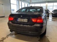 käytetty BMW 330 330 d Sedan (AA) 4ov 2993cm3 A ** Juuri huollettu / Vakkari / HIFI / Navi / Tutkat **