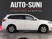 Käytetty Mitsubishi Outlander P-HEV Invite 135 HP (99 kW) 2019 Valkoinen Katumaasturi
