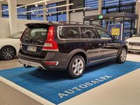Käytetty Volvo XC70 Momentum 215 HP (158 kW) 2014 Musta Farmari