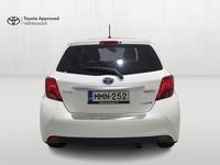 Käytetty Toyota Yaris Hybrid Active 73 HP (53 kW) 2016 Valkoinen Viistoperä