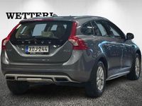 Käytetty Volvo V60 CC Business Edition 150 HP (110 kW) 2017 Harmaa Farmari