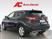 Käytetty Nissan Qashqai N-Connecta 116 HP (85 kW) 2018 Musta Katumaasturi