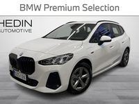 Käytetty BMW 225 Active Tourer M Sport 245 HP (180 kW) 2023 Valkoinen Tila-auto