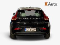 Käytetty Volvo V40 Business Edition 122 HP (89 kW) 2019 Musta Viistoperä