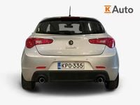 Käytetty Alfa Romeo Giulietta 140 HP (102 kW) 2011 Viistoperä