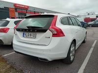 käytetty Volvo V60 D5 AWD Twin Engine Business aut - Juuri katsastettu taloudellinen neliveto! Ladattava plug in hybridi moottorinlämmittimellä ja aktiivisilla xenoneilla!