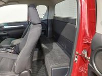 Käytetty Toyota HiLux Active 150 HP (110 kW) 2017 3t6 punainen Nouto