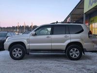 Käytetty Toyota Land Cruiser 173 HP (127 kW) 2009 Sedan