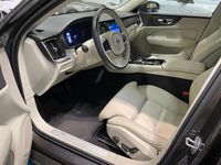 Käytetty Volvo V60 Plus 350 HP (257 kW) 2023 Farmari
