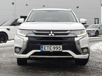 Käytetty Mitsubishi Outlander P-HEV Instyle 224 HP (164 kW) 2016 Valkoinen Katumaasturi
