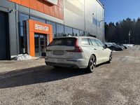 Käytetty Volvo V60 Momentum 303 HP (222 kW) 2020 Farmari
