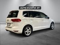 Käytetty VW Touran Highline 190 HP (139 kW) 2016 Valkoinen Tila-auto