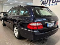 Käytetty Mercedes E200 Business 163 HP (119 kW) 2005 Sininen Farmari