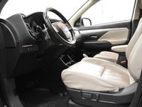 käytetty Mitsubishi Outlander P-HEV Business Navi 4WD Aut # Juuri tullut #
