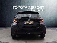 Käytetty Toyota Yaris Active 114 HP (83 kW) 2023 Harmaa Viistoperä