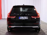 Käytetty Volvo XC60 Plus 350 HP (257 kW) 2023 Katumaasturi