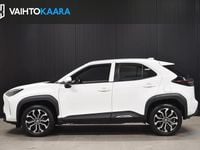 Käytetty Toyota Yaris Cross Active 116 HP (85 kW) 2022 Katumaasturi