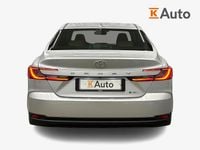 Käytetty Toyota Camry Executive 178 HP (130 kW) 2025 Harmaa Sedan